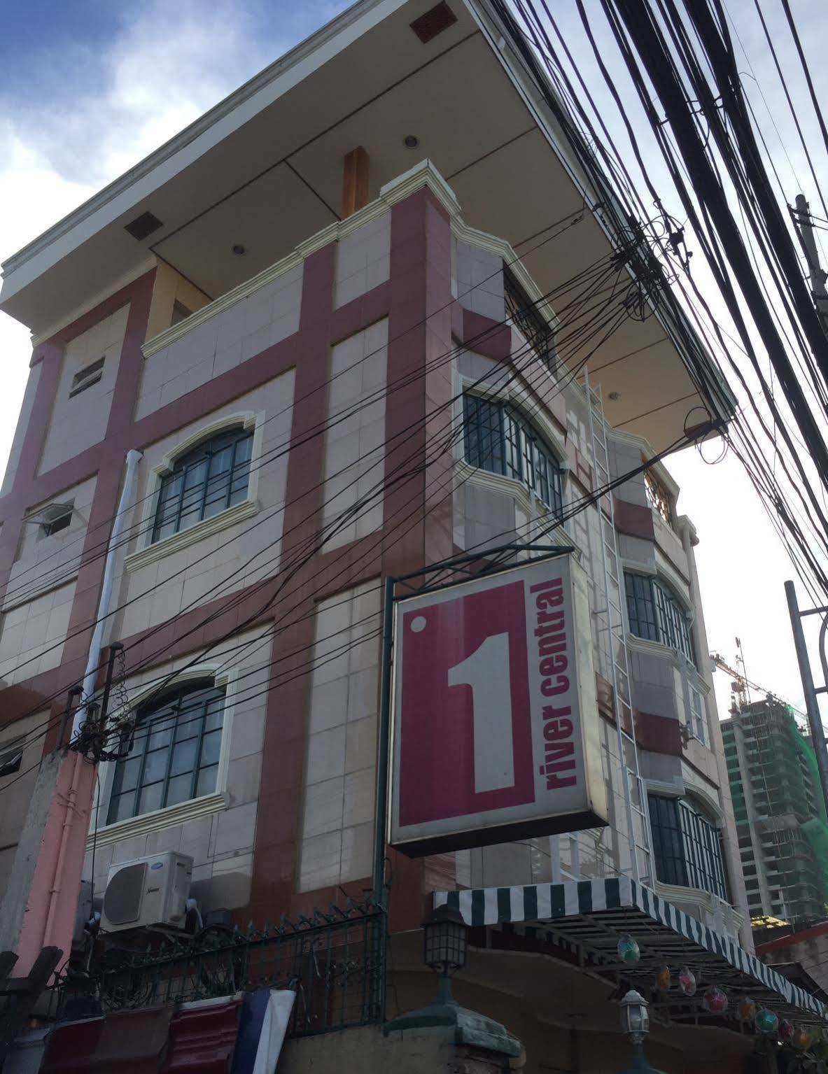 1 River Central Hostel San Pedro Makati Exterior foto